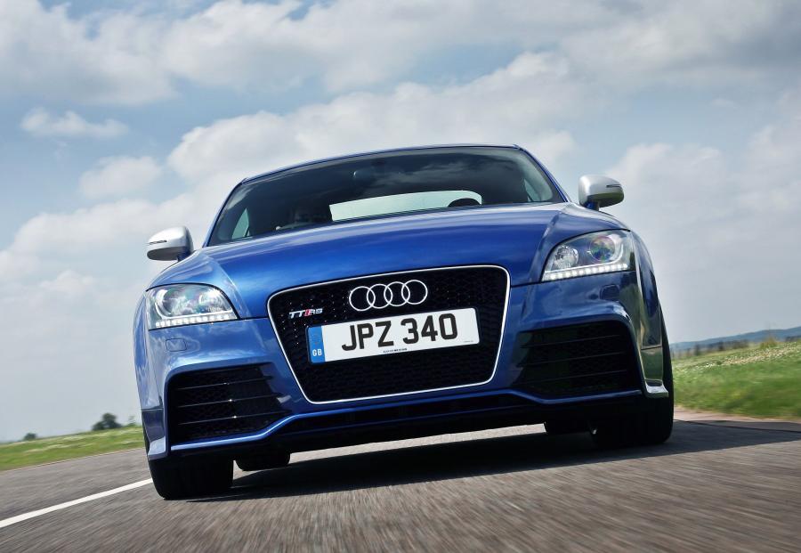  Audi TT RS Coupe (8J) 2009 года  (UK) (фото 17 из 21)